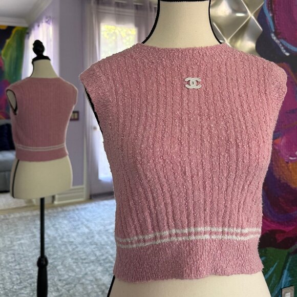 Chanel 2022 Crewneck Tweed CC Crop Top in Pink, Viscose - Picture 1 of 4